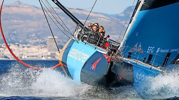 Das Team Malizia mit Boris Herrmann beim „Practice Race“ vor Alicante © Sailing Energy/The Ocean Race